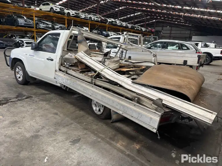 2011 Mazda BT-50 Damaged VIN MM0UNY0W400904470 – engine bay