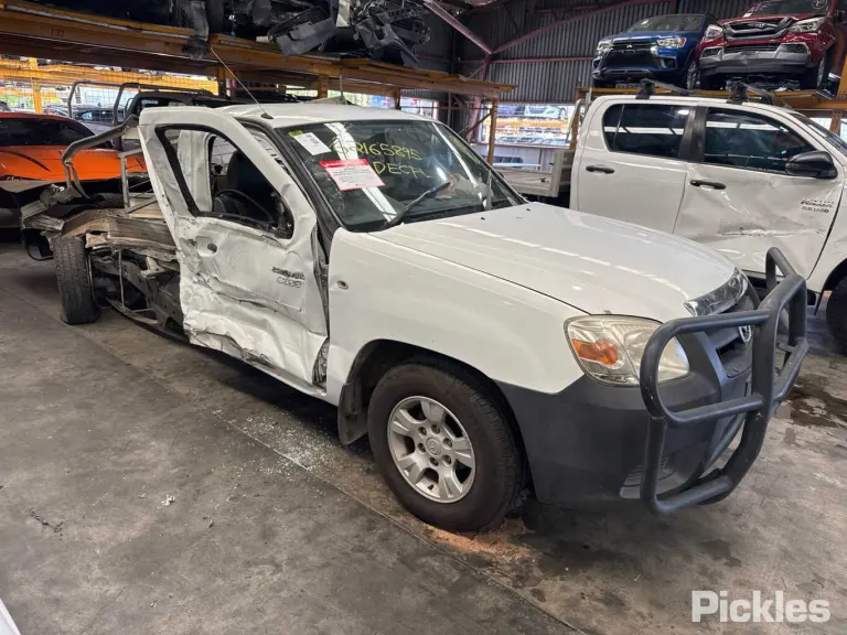 2011 Mazda BT-50 Damaged VIN MM0UNY0W400904470 – photo 14