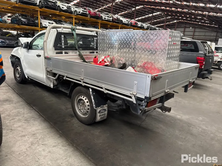 2017 Mazda BT-50 Damaged VIN MM0UR0YE100783449 – dashboard