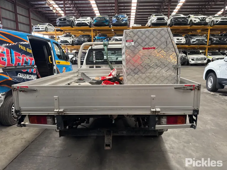 2017 Mazda BT-50 Damaged VIN MM0UR0YE100783449 – undercarriage