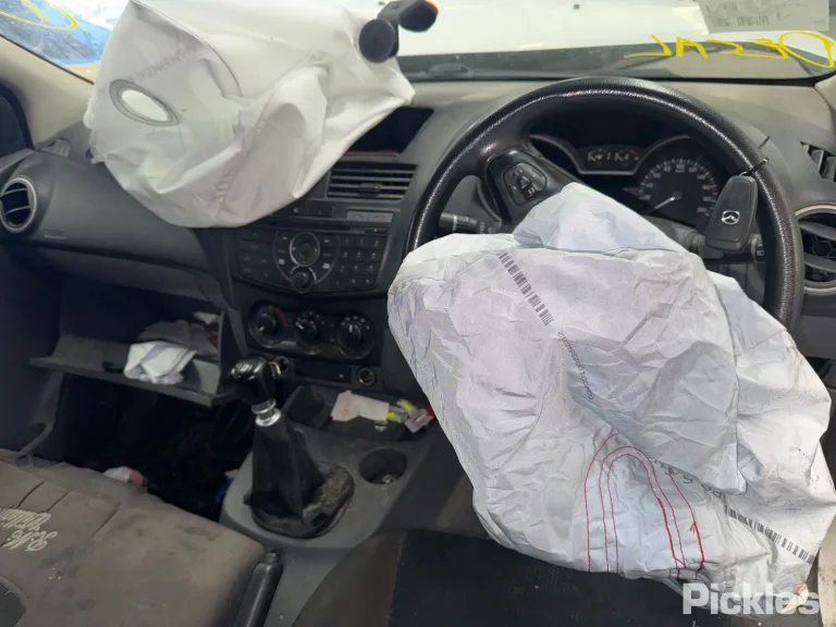 2017 Mazda BT-50 Damaged VIN MM0UR0YE100783449 – photo 31