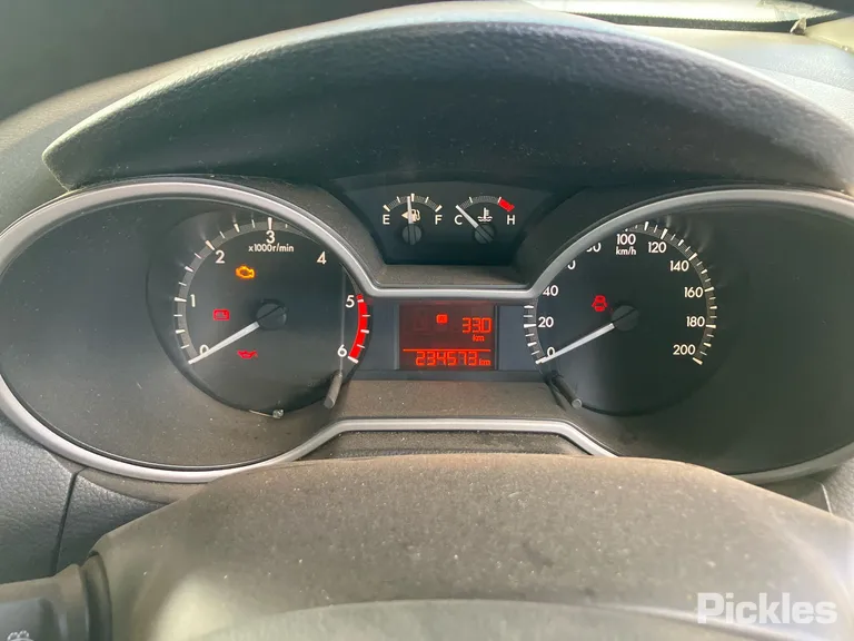 2015 Mazda BT-50 Used VIN MM0UR0YF100487358 – interior seats