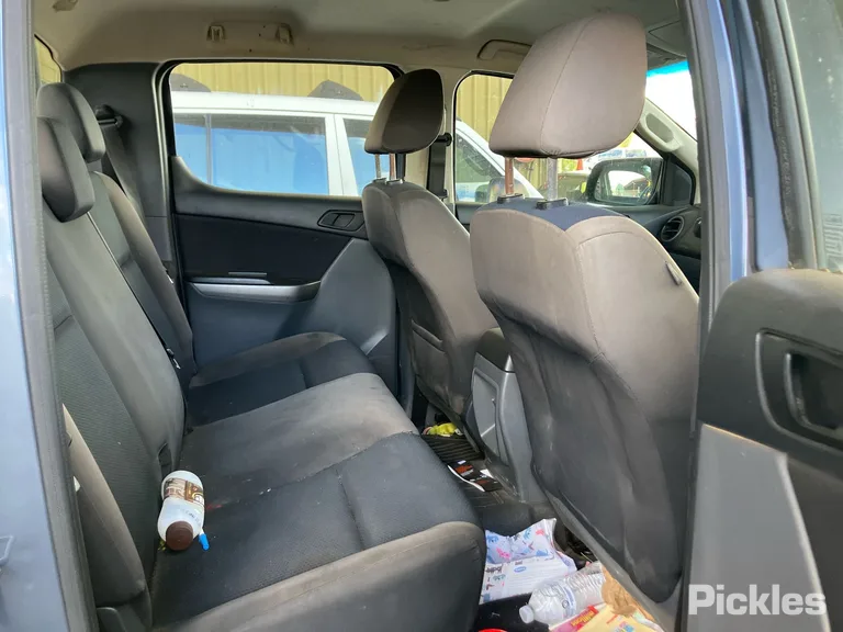 2015 Mazda BT-50 Used VIN MM0UR0YF100487358 – undercarriage