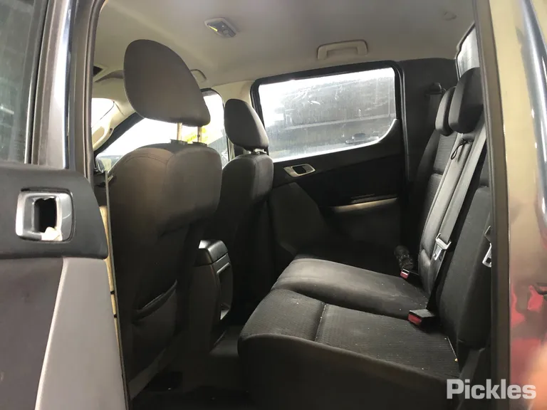 2015 Mazda BT-50 Used VIN MM0UR0YF100513012 – dashboard