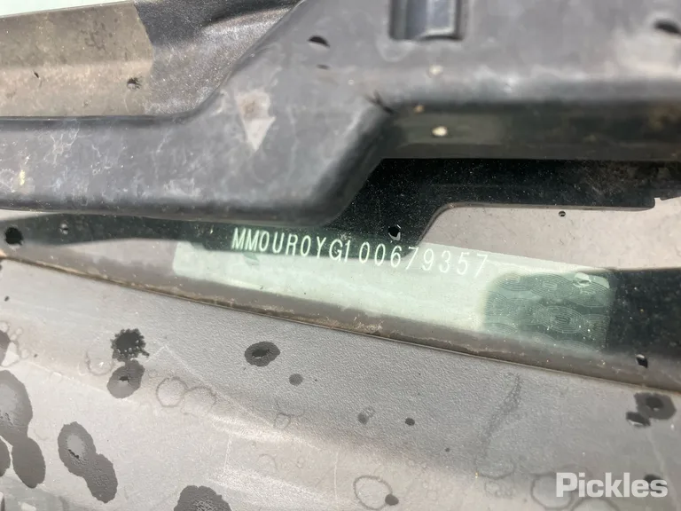 2017 Mazda BT-50 Used VIN MM0UR0YG100679357 – side profile
