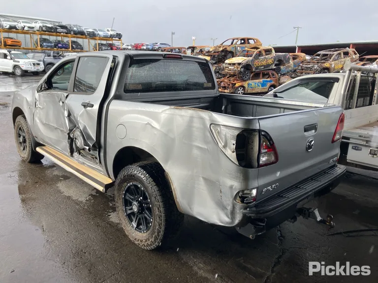 2017 Mazda BT-50 Used VIN MM0UR0YG100679357 – exterior detail