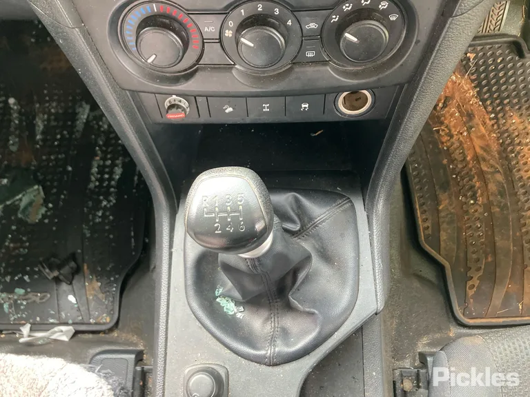 2017 Mazda BT-50 Used VIN MM0UR0YG100679357 – photo 30