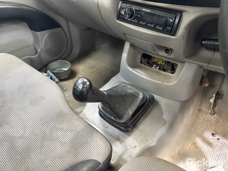 2013 Mitsubishi Triton Used VIN MMAENKA50DD004065 – undercarriage