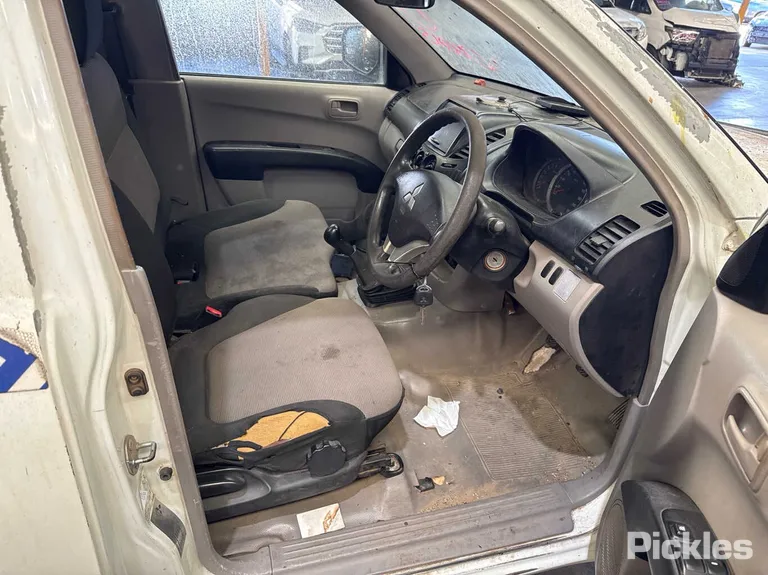 2013 Mitsubishi Triton Used VIN MMAENKA50DD004065 – photo 23