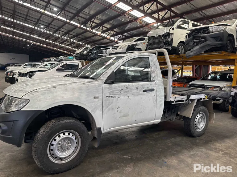 2013 Mitsubishi Triton Used VIN MMAENKA50DD012363 – photo 11
