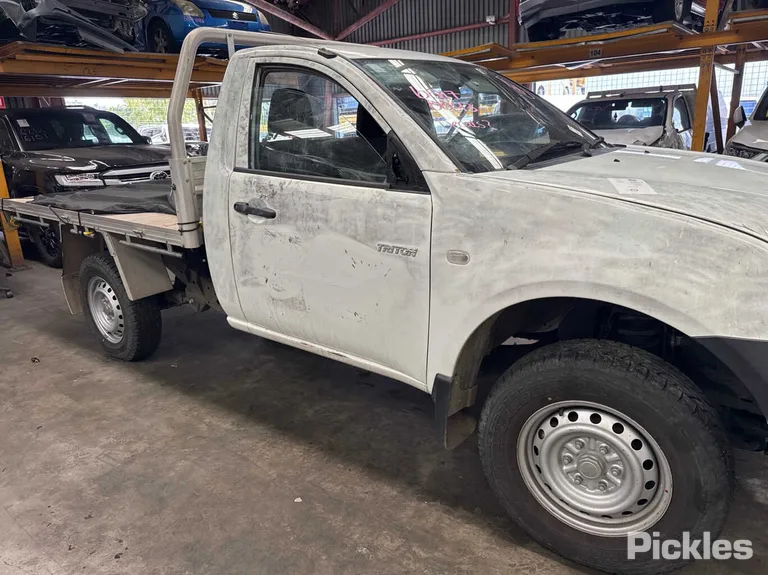 2013 Mitsubishi Triton Used VIN MMAENKA50DD012363 – photo 17