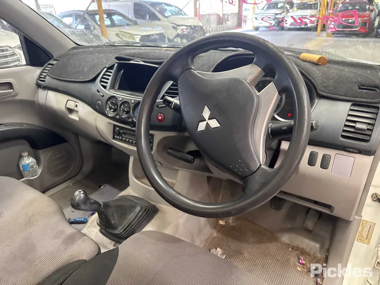 2013 Mitsubishi Triton Used VIN MMAENKA50DD012363 – photo 21