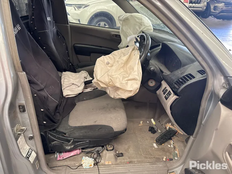 2013 Mitsubishi Triton Used VIN MMAERKA40CD025370 – dashboard