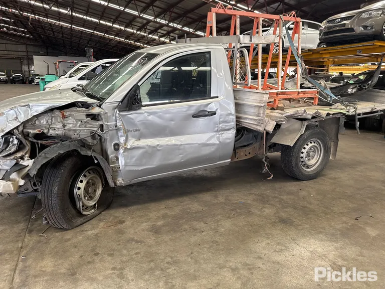 2013 Mitsubishi Triton Used VIN MMAERKA40CD025370 – exterior detail