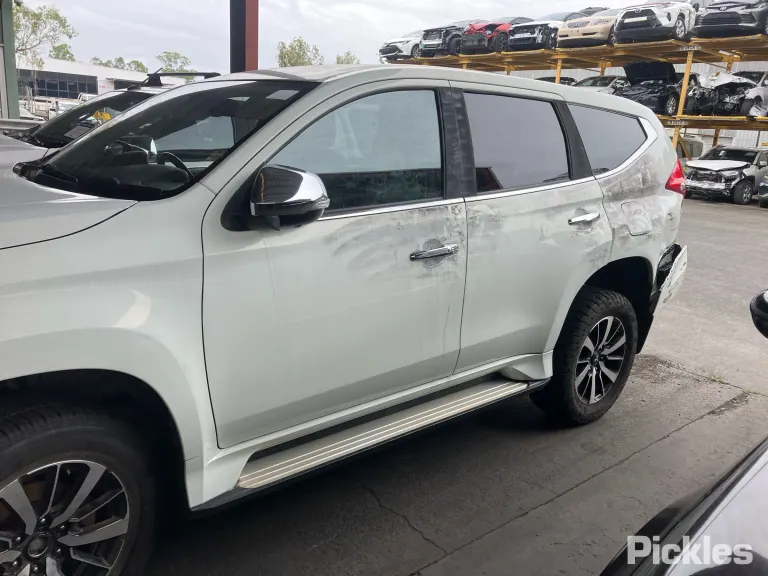 2017 Mitsubishi Pajero Sport Damaged VIN MMAGUKS10HH008061 – rear exterior