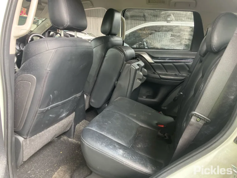 2017 Mitsubishi Pajero Sport Damaged VIN MMAGUKS10HH008061 – photo 15