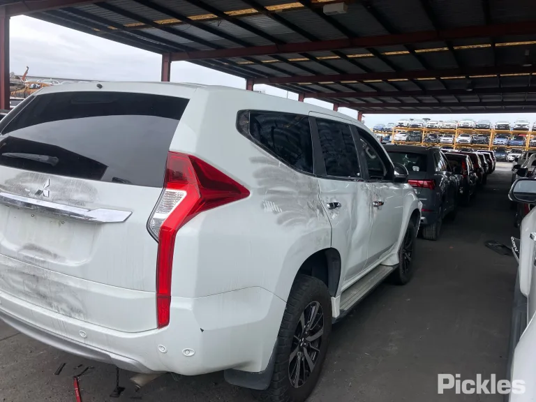 2017 Mitsubishi Pajero Sport Damaged VIN MMAGUKS10HH008061 – photo 16
