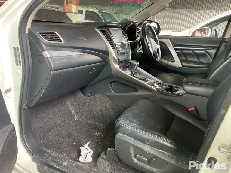 2017 Mitsubishi Pajero Sport Damaged VIN MMAGUKS10HH008061 – photo 20