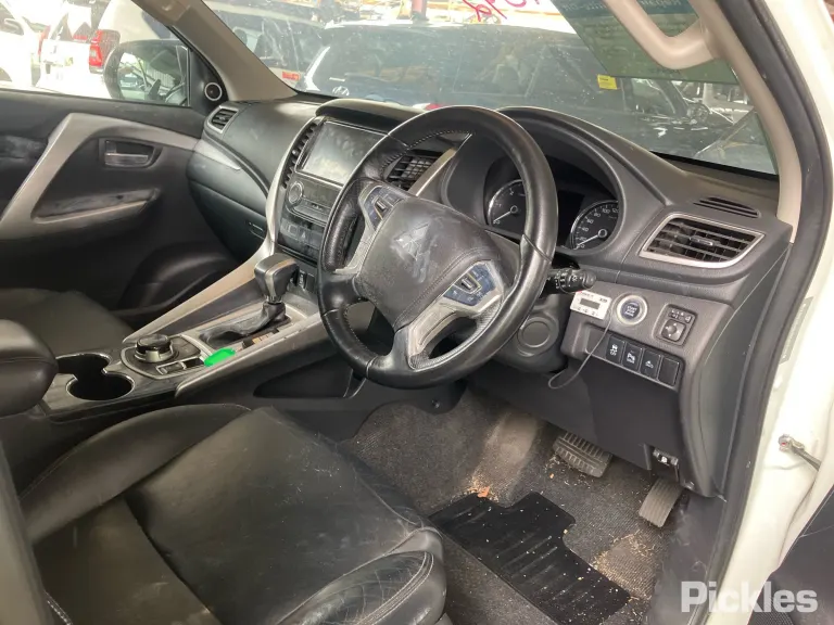 2017 Mitsubishi Pajero Sport Damaged VIN MMAGUKS10HH008061 – photo 23
