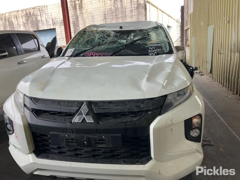 2020 Mitsubishi Triton Used VIN MMAJLKK10MH005527 – rear exterior