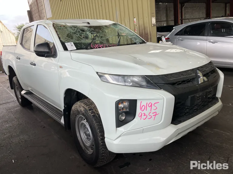2020 Mitsubishi Triton Used VIN MMAJLKK10MH005527 – photo 15
