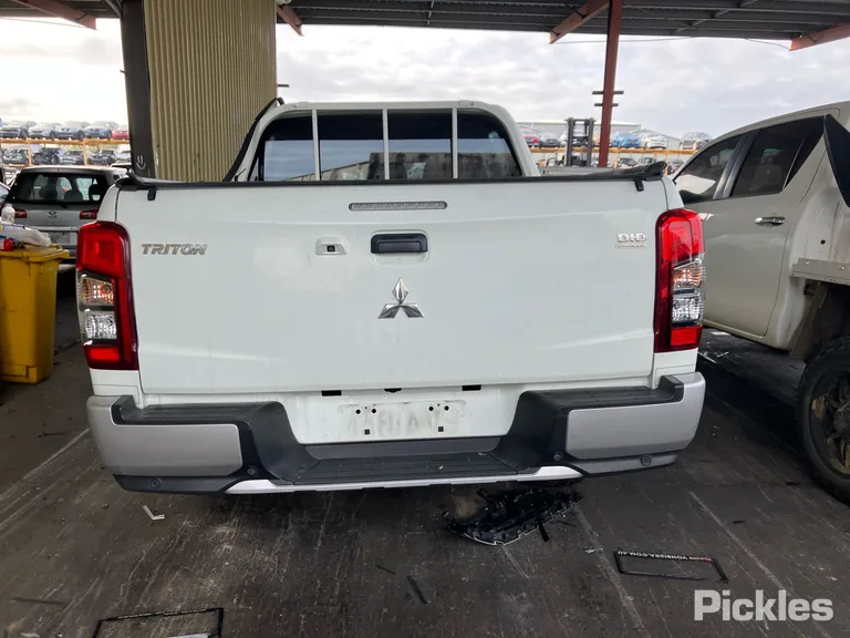 2020 Mitsubishi Triton Used VIN MMAJLKK10MH005527 – photo 18