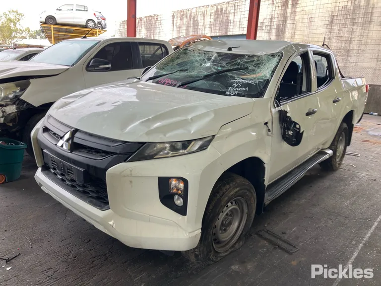 2020 Mitsubishi Triton Used VIN MMAJLKK10MH005527 – photo 23