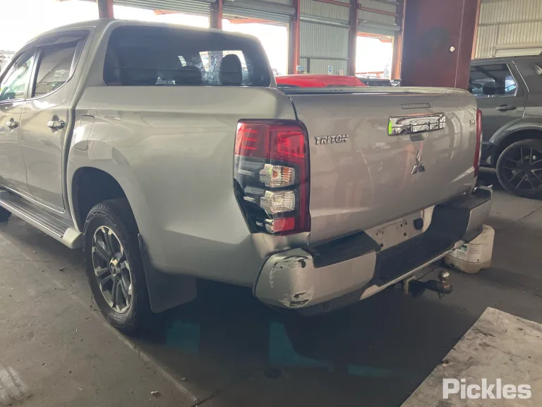 2019 Mitsubishi Triton Damaged VIN MMAJLKL10KH011266 – engine bay