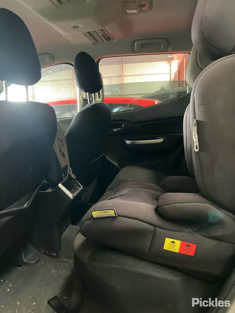 2019 Mitsubishi Triton Damaged VIN MMAJLKL10KH011266 – photo 19