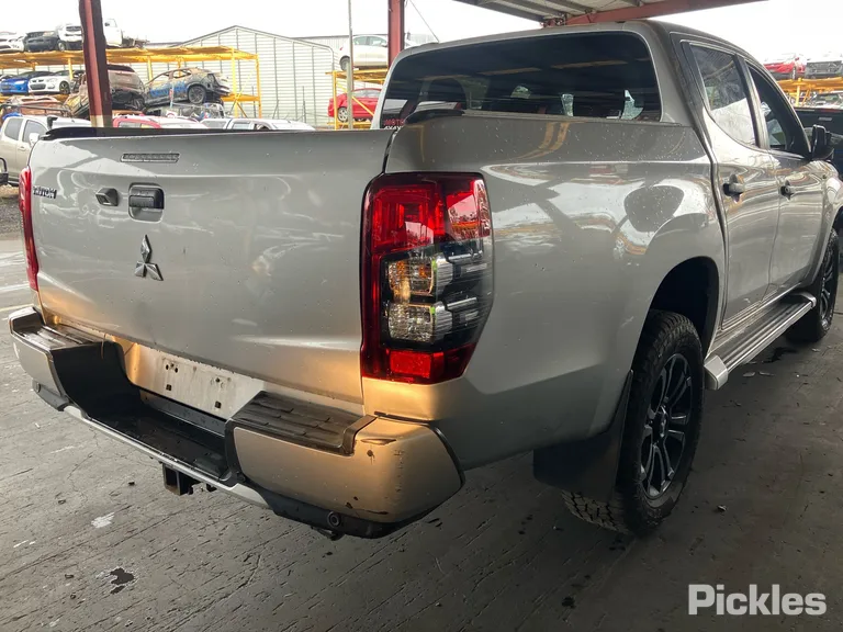 2021 Mitsubishi Triton Used VIN MMAJLKL10NH010723 – photo 19