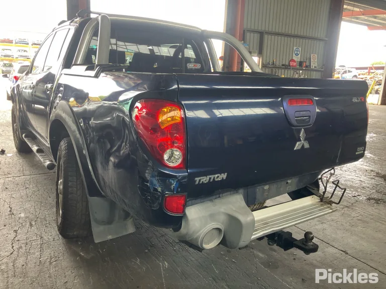 2010 Mitsubishi Triton Damaged VIN MMAJNKB40AD016054 – photo 23