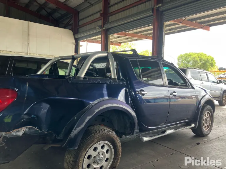 2010 Mitsubishi Triton Damaged VIN MMAJNKB40AD016054 – photo 25