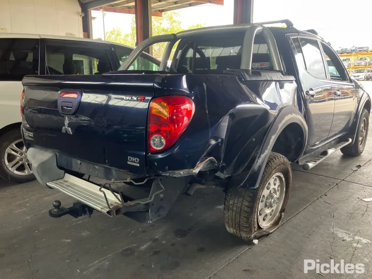 2010 Mitsubishi Triton Damaged VIN MMAJNKB40AD016054 – photo 26