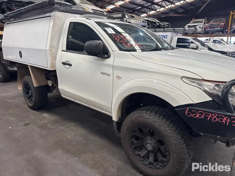 2017 Mitsubishi Triton Used VIN MMAYJKL10JH003680 – photo 21