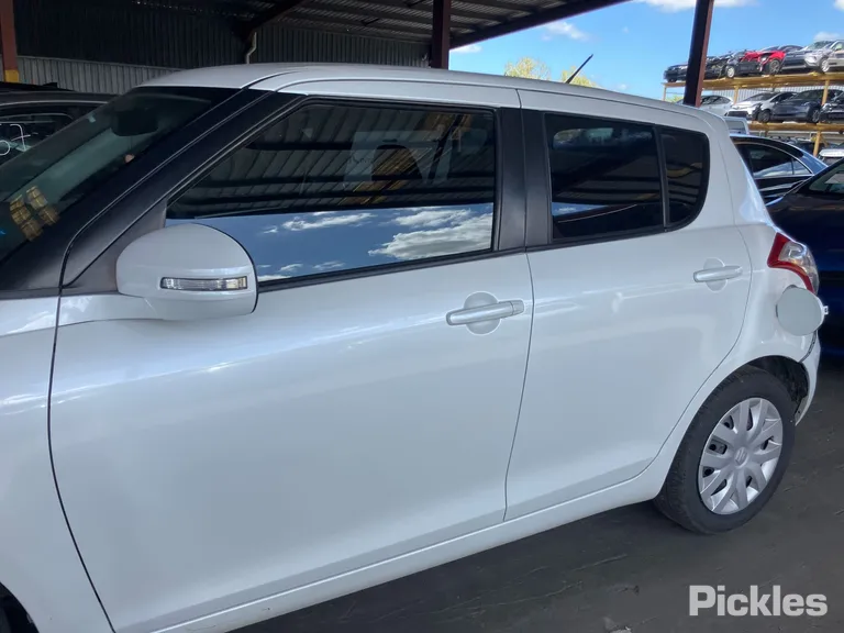 2013 Suzuki Swift Used VIN MMSHZC82S00104016 – dashboard