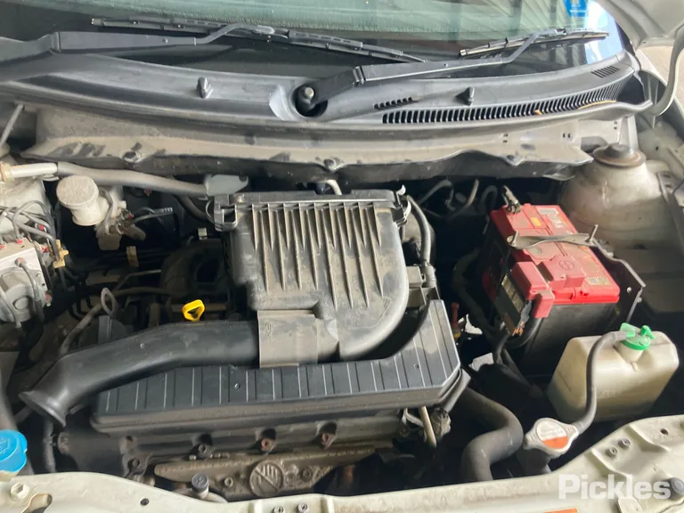 2013 Suzuki Swift Used VIN MMSHZC82S00104016 – engine bay