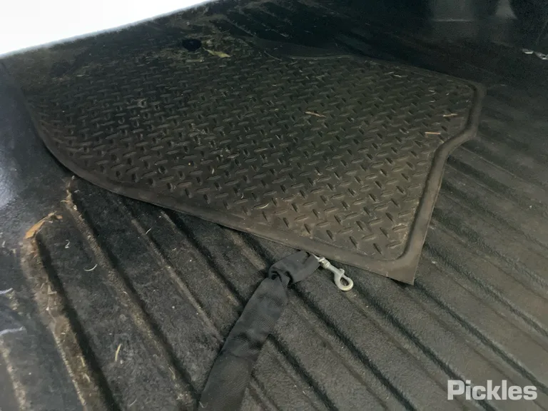 2018 Holden Colorado Used VIN MMU148MK0JH643700 – trunk area