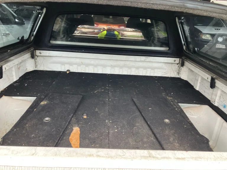 2018 Holden Colorado Damaged VIN MMU148MK0KH607331 – trunk area