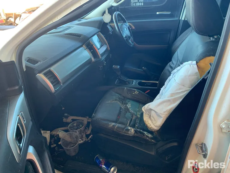2020 Ford Everest Used VIN MNAAXXMAWALK27221 – exterior detail