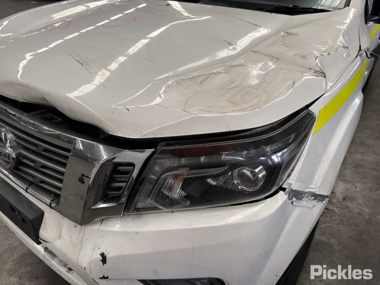 2019 Nissan Navara Damaged VIN MNTCB4D23A0059113 – side profile