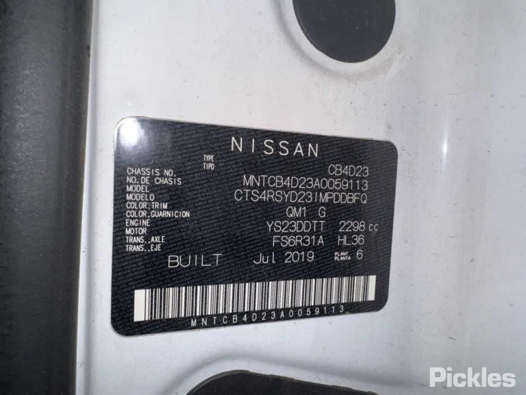 2019 Nissan Navara Damaged VIN MNTCB4D23A0059113 – interior seats