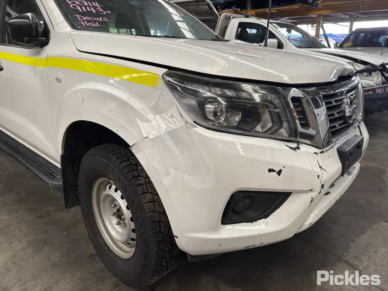 2019 Nissan Navara Damaged VIN MNTCB4D23A0059113 – trunk area