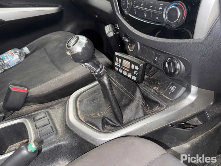 2019 Nissan Navara Damaged VIN MNTCB4D23A0059113 – photo 14