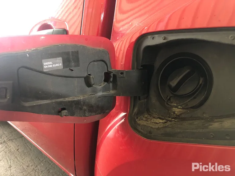 2021 Nissan Navara Used VIN MNTCBND23A0008361 – trunk area