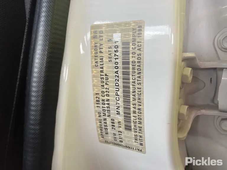 2013 Nissan Navara Used VIN MNTCPUD22A0017501 – interior seats