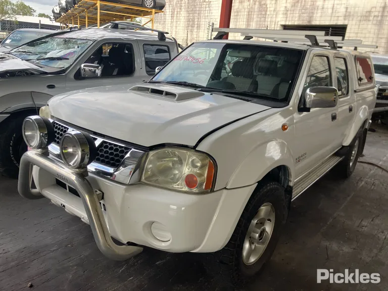 2013 Nissan Navara Used VIN MNTCPUD22A0017501 – undercarriage