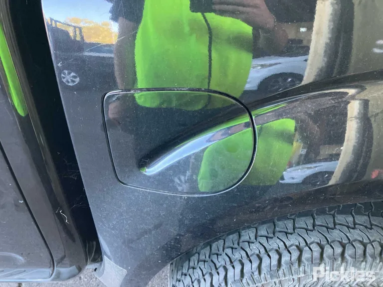 2011 Nissan Navara Damaged VIN MNTVCUD40A0021977 – undercarriage