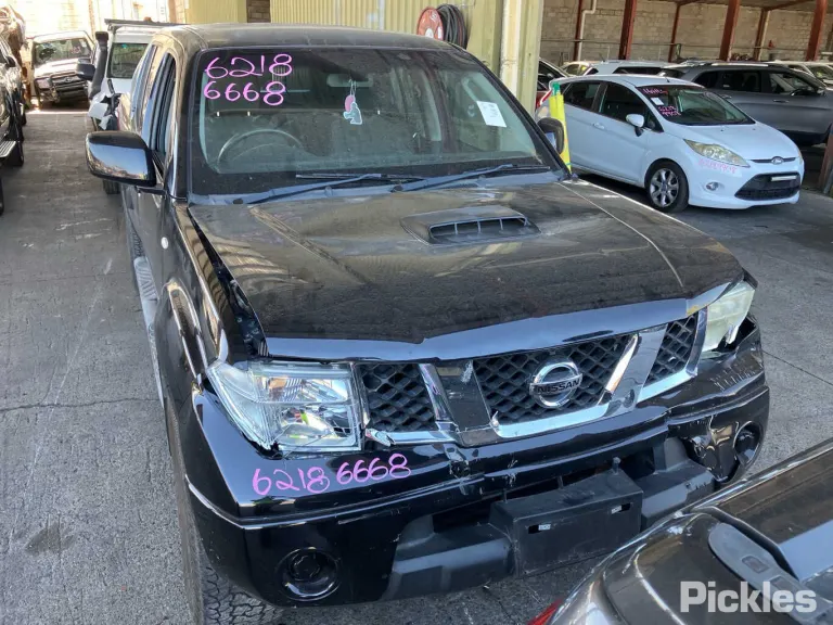 2011 Nissan Navara Damaged VIN MNTVCUD40A0021977 – odometer reading