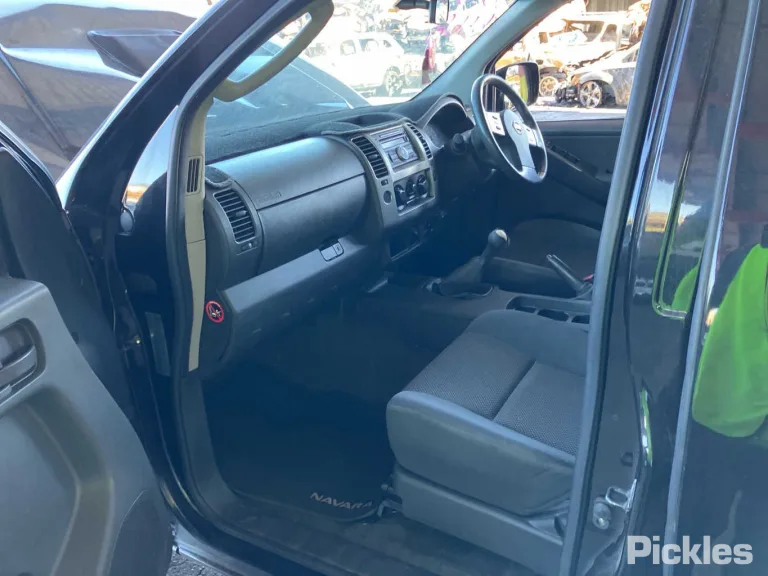 2011 Nissan Navara Damaged VIN MNTVCUD40A0021977 – photo 13