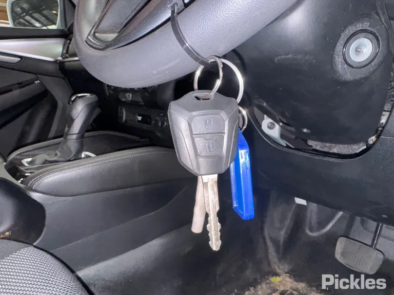 2024 Mazda BT-50 Damaged VIN MP2TFS40JRT403798 – engine bay